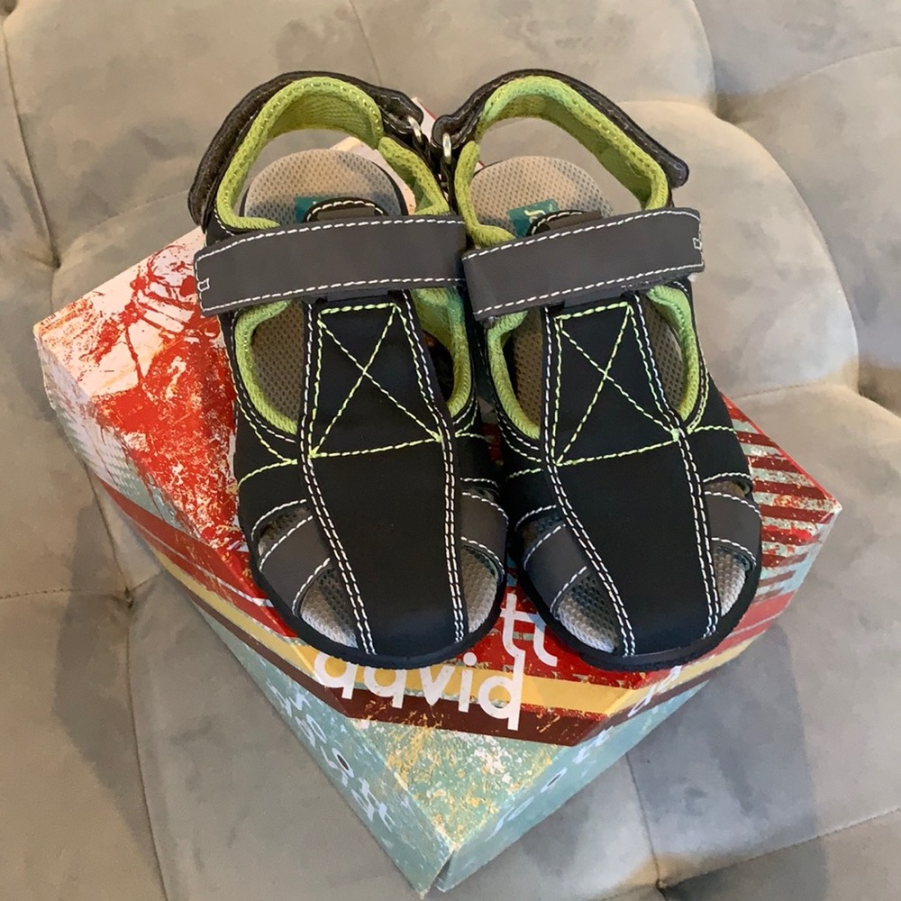 NWOT Scott David Essex Grey Green Sandals 11